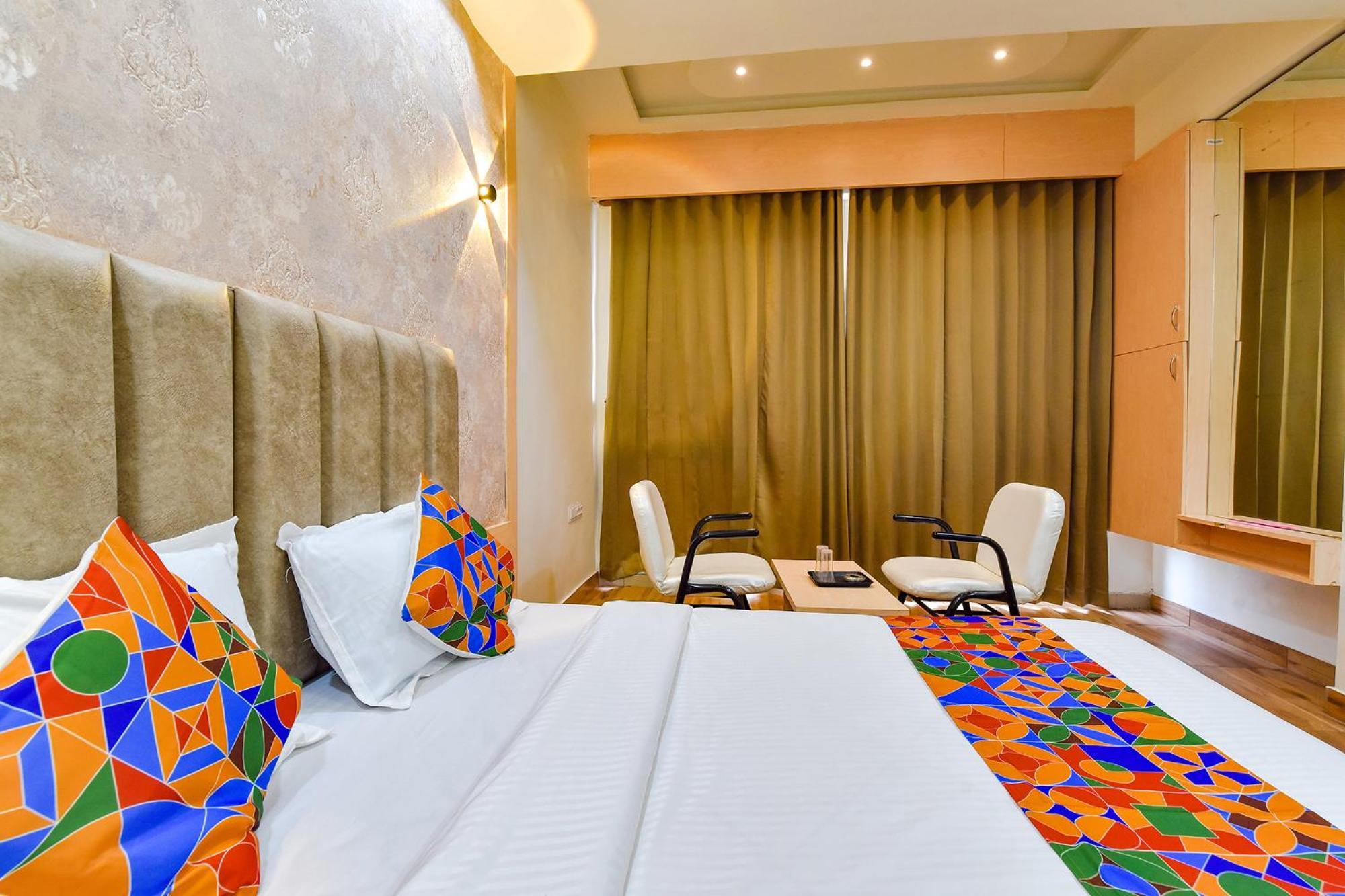 Fabhotel Symphony Grand Ахмедабад Экстерьер фото