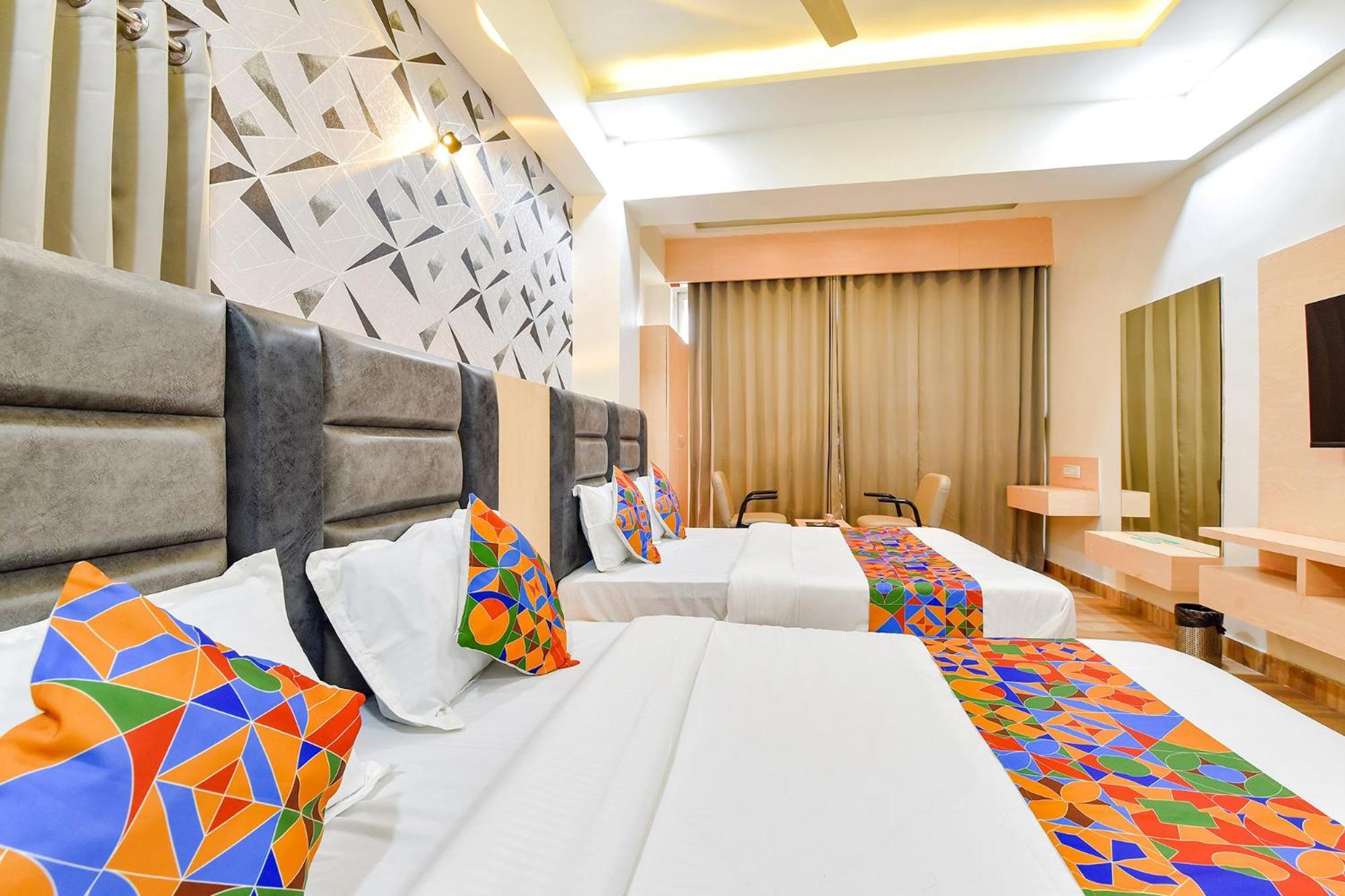 Fabhotel Symphony Grand Ахмедабад Экстерьер фото