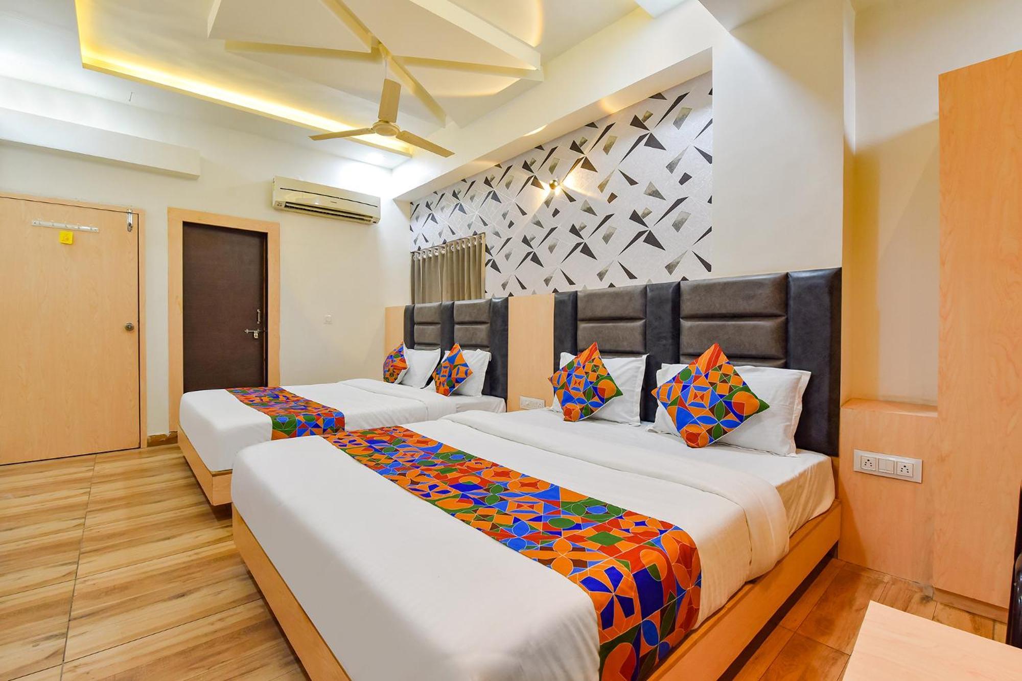 Fabhotel Symphony Grand Ахмедабад Экстерьер фото