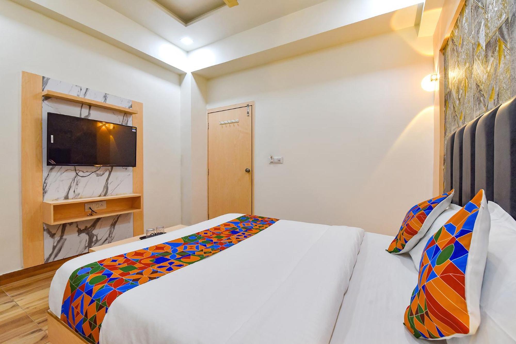 Fabhotel Symphony Grand Ахмедабад Экстерьер фото